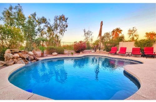 Legacy House | Upgraded Golf Oasis, Heated Pool, BBQ Pet Friendly