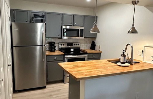 Tucson Condo | Upper unit with VIEW! Luxury 1BR condo + Queen sleeper, Pool, Spa, + Fitness!