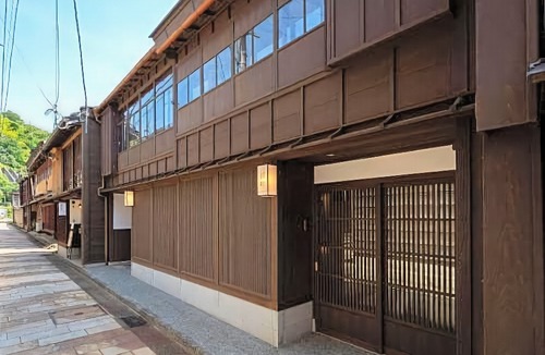 Higashiyama Higashi Chaya District Hotel | UTAIMACHI