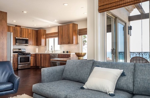 The Strand Apartment | View, View, Comfort and Stlye