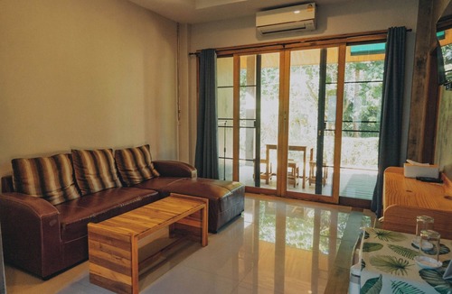 Bang Mak Hotel | Villa Varich