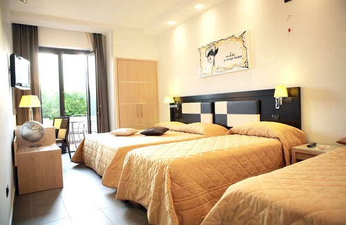 Pompei Hotel | Visagi