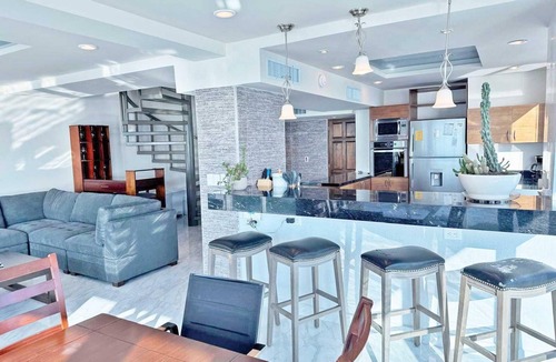 Zona Hotelera Condo | VRBO Premier Host – Beachfront – 8BR/7Bth – Penthouse Combo #324