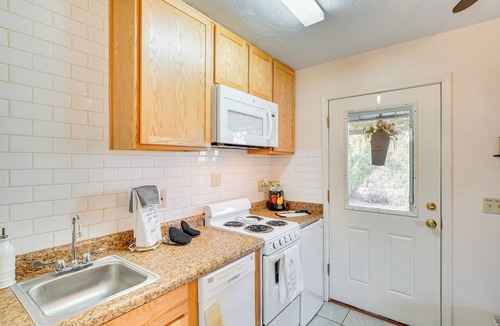 Casas Adobes West Apartment | Walkable Studio w/Patio in Tucson!
