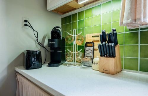 Rincon Heights Apartment | Work Desk- FirePit-Pool-Steps to UofA