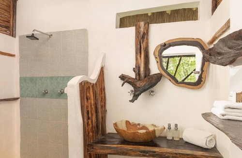 Zona Hotelera Cabin | Yaxchen Tulum Cabañas & Cenote