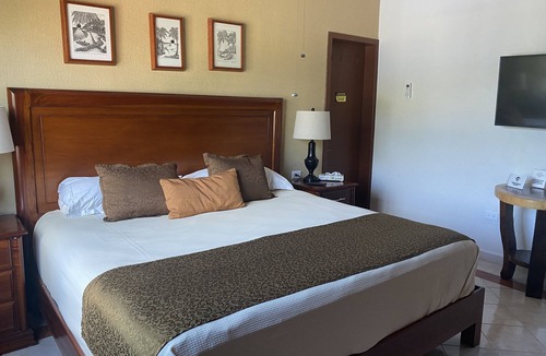 Alfredo V. Bonfil Bed & Breakfast | YurInn