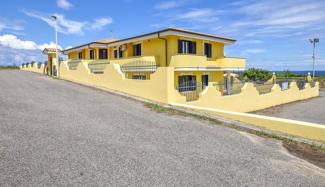 2 bedroom accommodation in BRIATICO