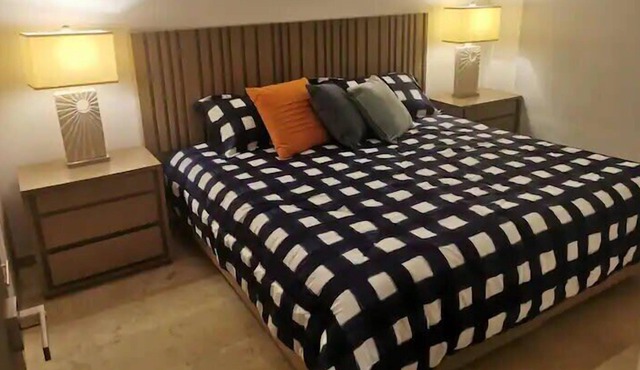 2BR + 2BA | Ocean view apt with beach club