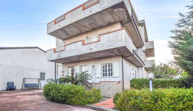3 bedroom accommodation in CAMINI