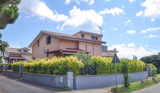 4 bedroom accommodation in Davoli