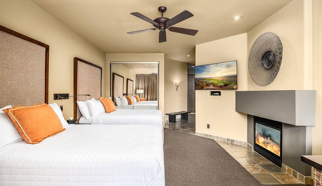 4 Charming Suites in a Modern Desert Charm Near Hiking Trails - 1.9 miles