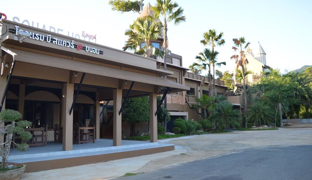 B Square Hotel