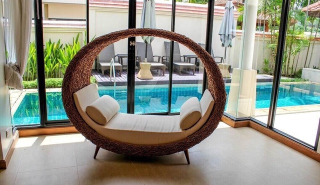 Bursuai - Lake view family pool villa ne