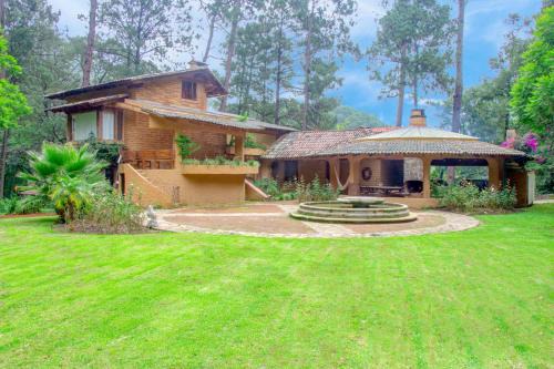 Casa Avándaro con alberca, Río, Bosque y Cocinera!