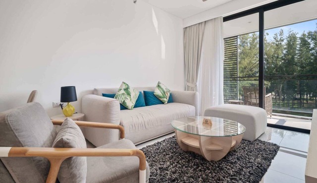 Cassia Residences 2, Two-Bedroom D Deluxe Lake