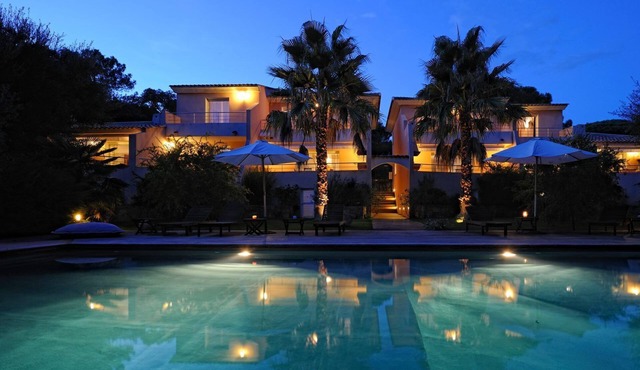 Charming* villa with heated pool, close to town center
