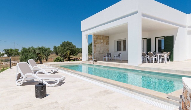 Charming Villa with Pool by Wonderful Italy