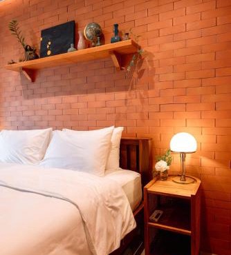Easterly Room 01