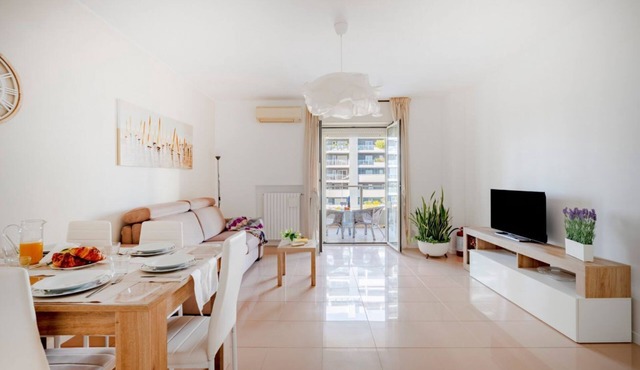 GuestHost - Spacious and bright 83 square meters apartment, perfect for five people, located on the third floor of a building with an elevator (NOT accessible to disabled guests).The property is located in the Poggiofranco neighborhood, an exclusive area