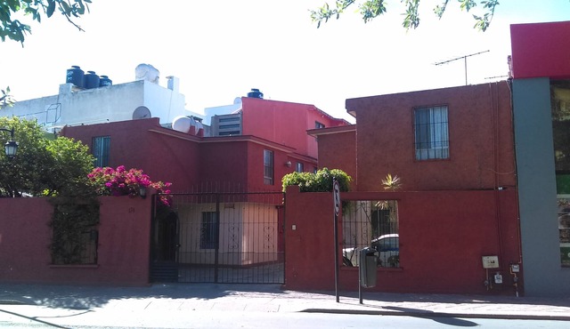 House near the center with parking