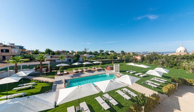 Insula Boutique Hotel