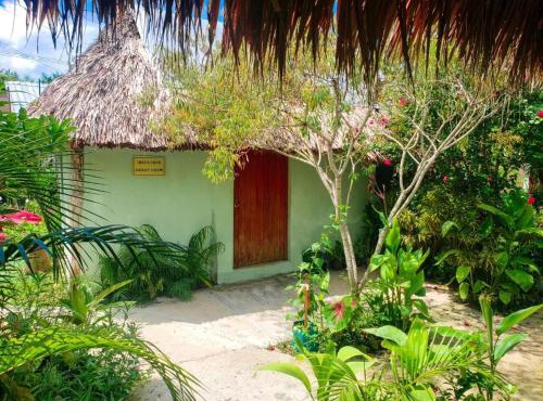 Las Palmas - Basic Cabin Near Lagoon
