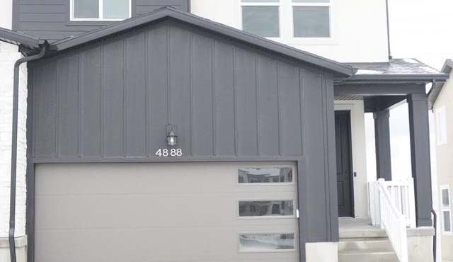 Modern Mapleton Retreat