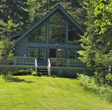 Outta Range Outta Range, A Cozy Log Home Retreat