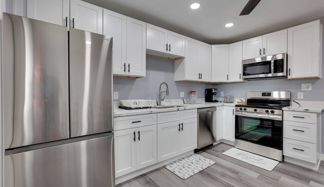 Phoenix Apartment: Private Patio, Pets Welcome!