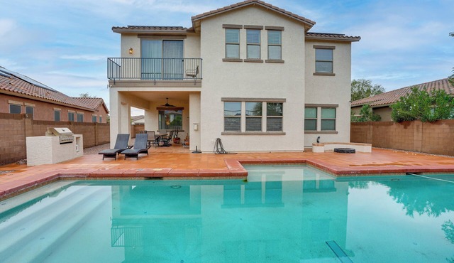 Pool, Views & Ample Space! Sunny Goodyear Retreat