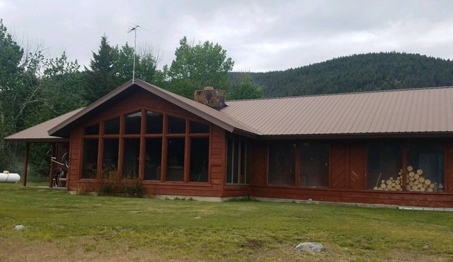 Rustic Cabin Getaway near Wise River – The Tommy James Place. Pet-Friendly!