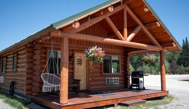 Rustic-Chic Log Cabin with King Bed & Kitchen | Bonners Ferry, Idaho Retreat