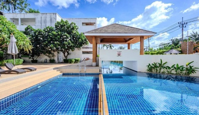 Seaview Condo with Large Pool (BAP1)