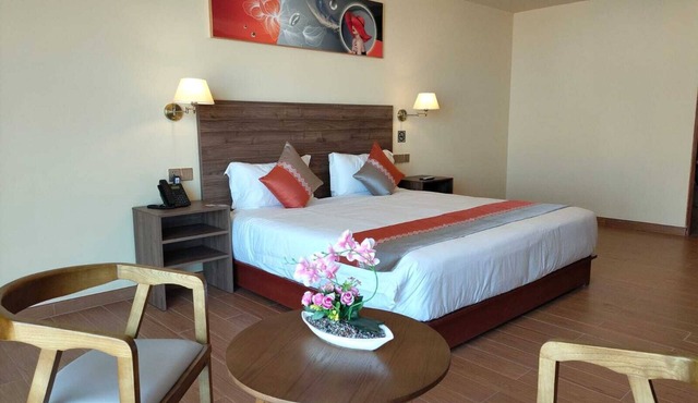 SM HOTEL PLUS