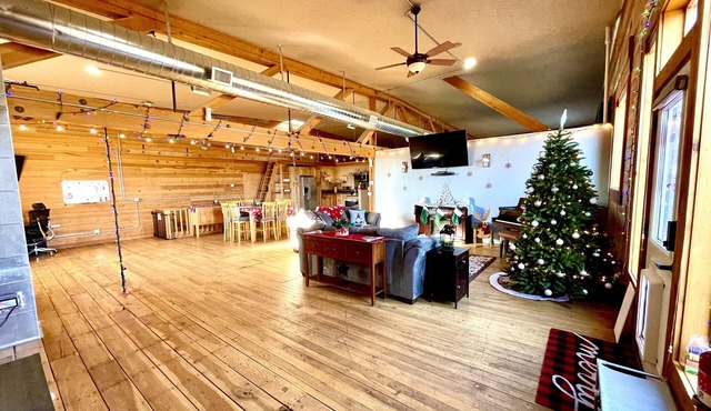 Spacious Rustic Loft