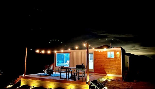 Stunning Tiny House with Picnic Space, Barbecue and Fire Pit in Meadview, Arizona