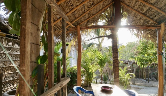 Surf Studio with Desk & Kitchen – Walk to Waves