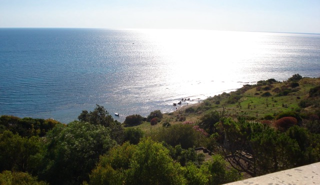 VILLA WITH LARGE TERRACES AND GARDENS WITH SEA VIEW