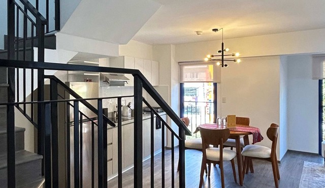 w Trendy 2BR Duplex Retreat in Cusco